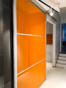 portes suspendues modernes en acrylique